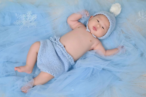 岳阳摸孕妇肚子沾喜气